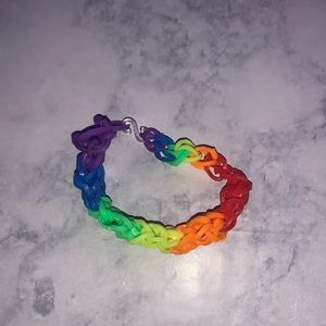 Rainbow Loom Honecomb Bracelet in Rainbow